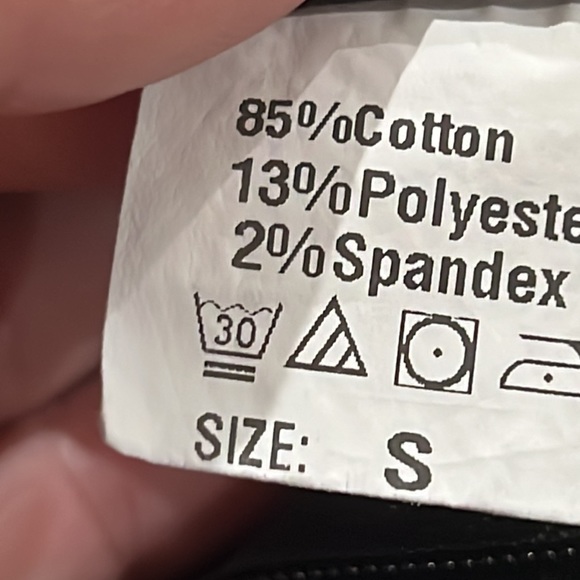 Stretchy -Button-Zip pants - Picture 6 of 9